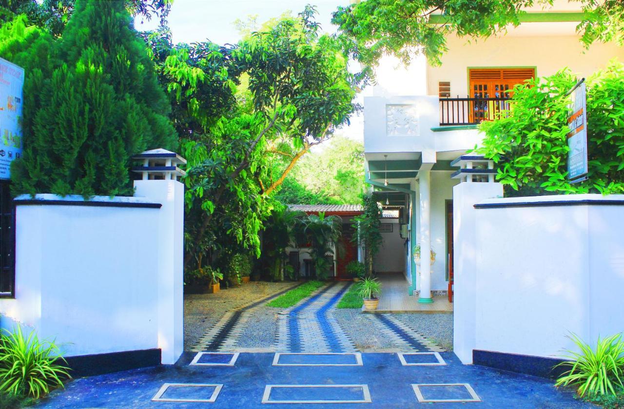 Castle Resort Yala Tissamaharama Esterno foto