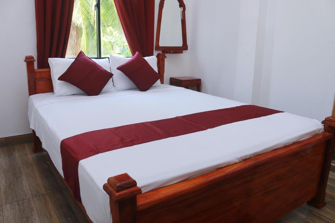 Castle Resort Yala Tissamaharama Esterno foto